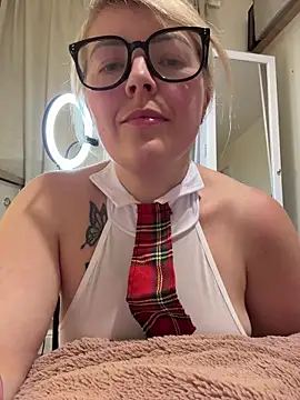 Snapshot of xxcurvyjessiexx chatting on March 24, 2026, 7:03 pm xxcurvyjessiexx online show from March 24, 2026, 7:03 pm