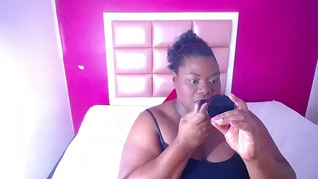 Snapshot of ebonny_suggarmommy1 chatting on November 22, 2025, 3:27 am ebonny suggarmommy1 online show from November 22, 2025, 3:27 am