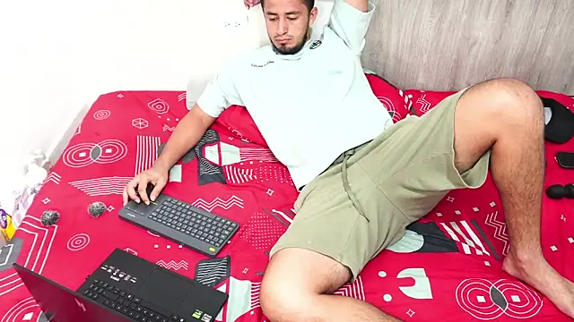 Snapshot of bonyclyde2203 chatting on September 29, 2025, 11:27 am bonyclyde2203 online show from September 29, 2025, 11:27 am