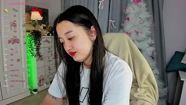 FreyaRaya online show from December 19, 2025, 3:10 am