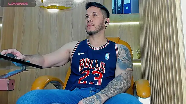 Snapshot of George_Diesell chatting on February 22, 2026, 8:54 pm George Diesell online show from February 22, 2026, 8:54 pm