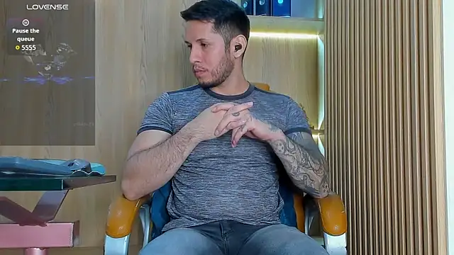 Snapshot of George_Diesell chatting on February 13, 2026, 4:34 am George Diesell online show from February 13, 2026, 4:34 am