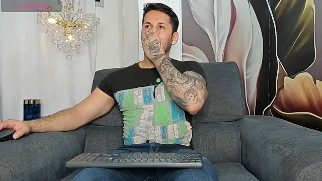 Snapshot of George_Diesell chatting on January 5, 2026, 11:30 pm George Diesell online show from January 5, 2026, 11:30 pm