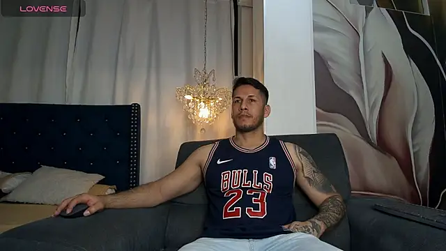 Snapshot of George_Diesell chatting on December 19, 2025, 9:39 pm George Diesell online show from December 19, 2025, 9:39 pm