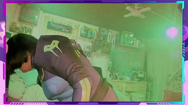 Snapshot of MegariaB chatting on November 1, 2025, 4:08 am MegariaB online show from November 1, 2025, 4:08 am