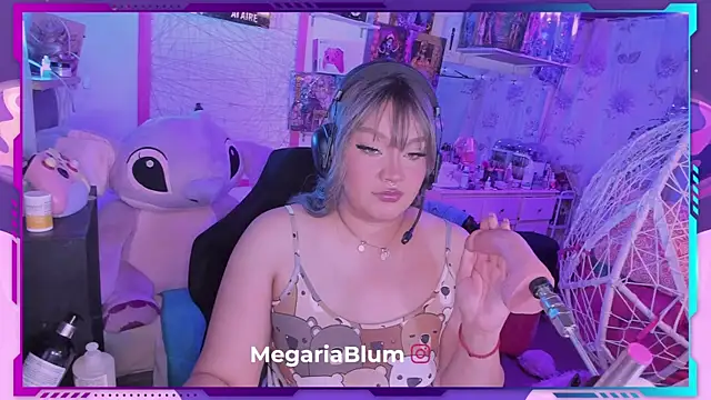 Snapshot of MegariaB chatting on March 21, 2025, 4:49 am MegariaB online show from March 21, 2025, 4:49 am