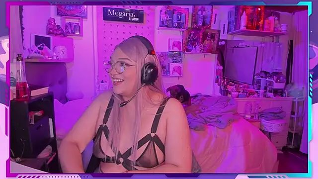 Snapshot of MegariaB chatting on October 17, 2025, 4:05 am MegariaB online show from October 17, 2025, 4:05 am