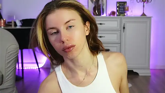 Snapshot of ivyleague_ chatting on October 28, 2025, 5:18 am ivyleague online show from October 28, 2025, 5:18 am