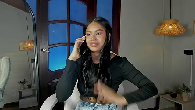 nayah   online show from December 2, 2025, 7:59 pm