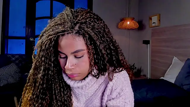 nayah   online show from November 14, 2025, 1:20 am