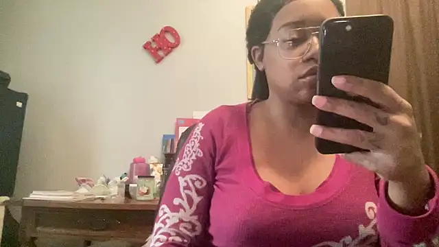 Snapshot of MommyConfident chatting on November 29, 2025, 8:20 pm MommyConfident online show from November 29, 2025, 8:20 pm