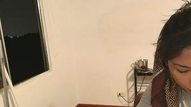 samy jonnes  online show from November 14, 2025, 11:19 pm