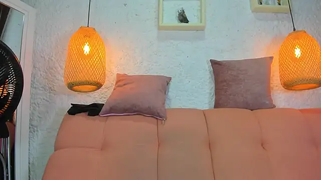 emiily s online show from December 3, 2025, 12:04 pm