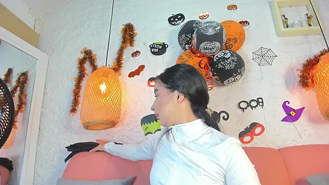 emiily s online show from October 31, 2025, 12:02 pm