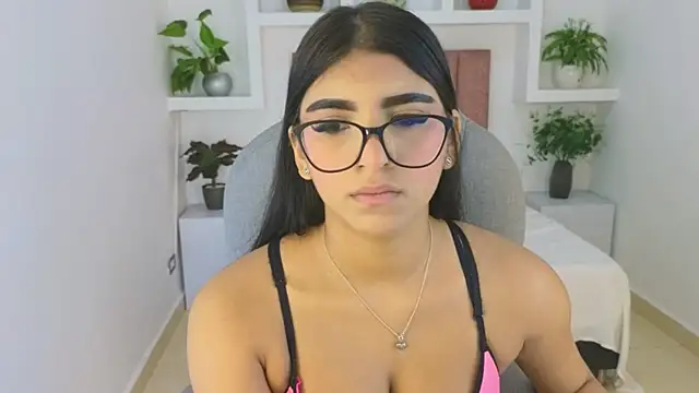 Snapshot of maiaa_ruiz chatting on May 12, 2026, 1:50 pm maiaa ruiz online show from May 12, 2026, 1:50 pm