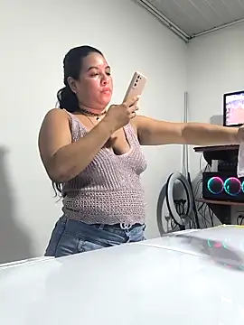 Snapshot of Francesca_ferrari chatting on November 18, 2025, 9:29 pm Francesca ferrari online show from November 18, 2025, 9:29 pm