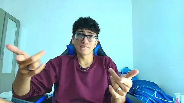 TylerWhite  online show from March 21, 2025, 3:22 am