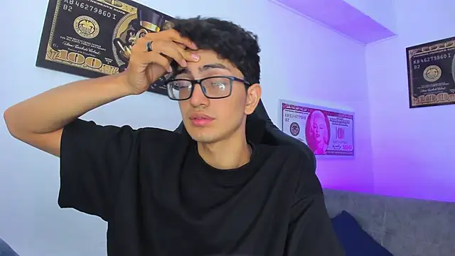 TylerWhite  online show from March 12, 2025, 9:02 am