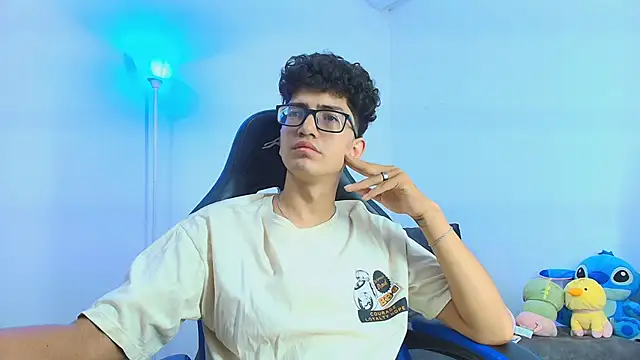 TylerWhite  online show from October 8, 2025, 4:47 am