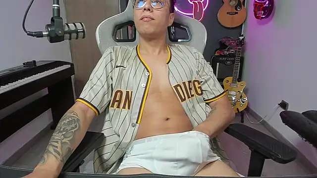 granxarma960 online show from January 5, 2025, 3:43 am