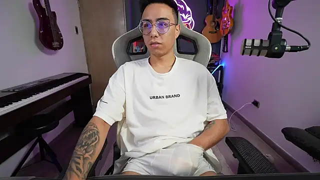 granxarma960 online show from February 17, 2025, 6:53 am