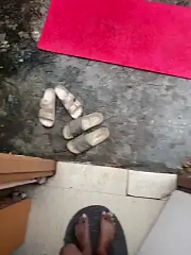 Snapshot of therawnomad chatting on October 29, 2025, 7:40 am therawnomad online show from October 29, 2025, 7:40 am