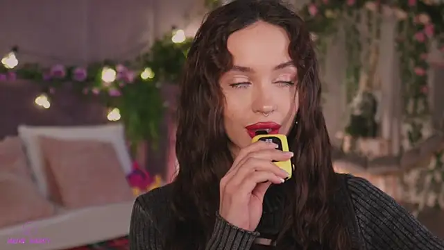 Snapshot of Meow_Nancy chatting on January 24, 2025, 6:24 am Meow Nancy online show from January 24, 2025, 6:24 am