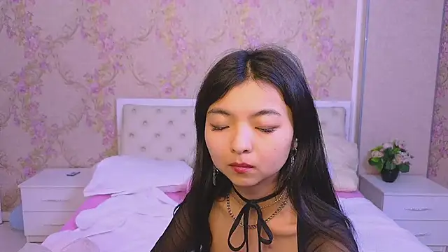 Snapshot of Shy_Kira chatting on February 3, 2025, 6:39 pm Shy Kira online show from February 3, 2025, 6:39 pm