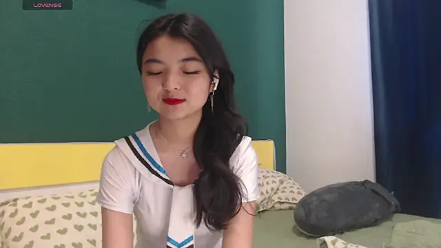 Snapshot of Shy_Kira chatting on June 15, 2026, 7:52 am Shy Kira online show from June 15, 2026, 7:52 am