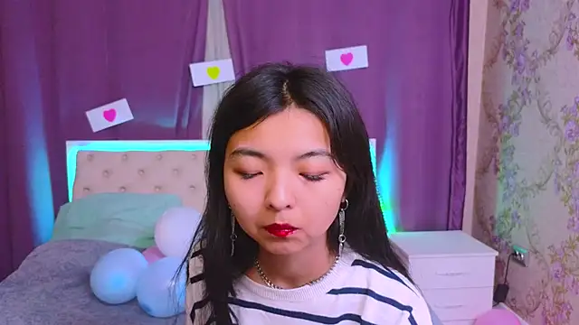 Snapshot of Shy_Kira chatting on February 11, 2025, 12:47 pm Shy Kira online show from February 11, 2025, 12:47 pm