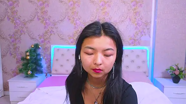 Snapshot of Shy_Kira chatting on January 13, 2025, 3:47 pm Shy Kira online show from January 13, 2025, 3:47 pm