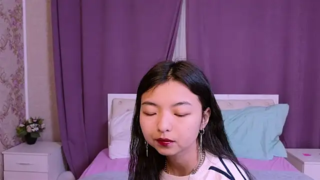 Snapshot of Shy_Kira chatting on February 20, 2025, 12:25 pm Shy Kira online show from February 20, 2025, 12:25 pm