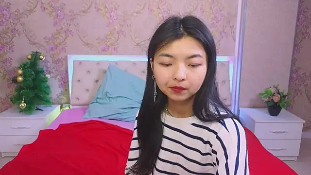 Snapshot of Shy_Kira chatting on January 10, 2025, 12:26 pm Shy Kira online show from January 10, 2025, 12:26 pm