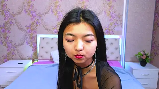 Snapshot of Shy_Kira chatting on January 17, 2025, 12:31 pm Shy Kira online show from January 17, 2025, 12:31 pm