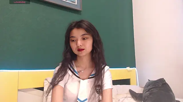 Snapshot of Shy_Kira chatting on June 1, 2026, 8:47 am Shy Kira online show from June 1, 2026, 8:47 am