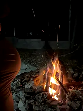 Snapshot of KLoveeee chatting on November 24, 2025, 1:27 am KLoveeee online show from November 24, 2025, 1:27 am