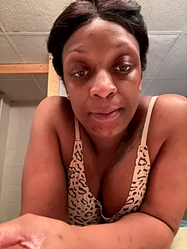 Snapshot of KLoveeee chatting on November 23, 2025, 7:07 am KLoveeee online show from November 23, 2025, 7:07 am