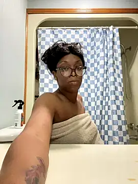 Snapshot of KLoveeee chatting on November 21, 2025, 1:04 am KLoveeee online show from November 21, 2025, 1:04 am