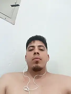 Snapshot of Fiel77 chatting on November 28, 2025, 1:39 am Fiel77 online show from November 28, 2025, 1:39 am