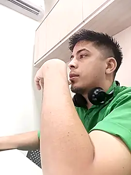 Snapshot of Fiel77 chatting on February 26, 2026, 1:11 pm Fiel77 online show from February 26, 2026, 1:11 pm