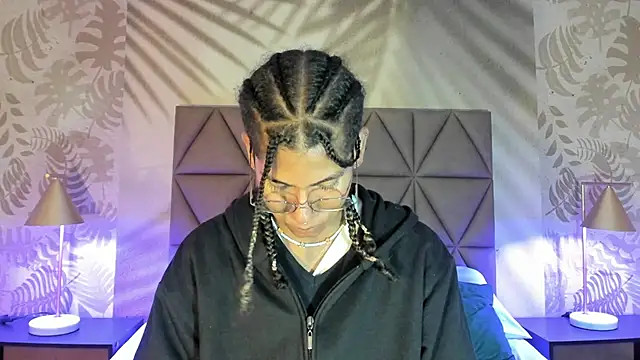 Snapshot of Maxim-Walker chatting on November 13, 2025, 2:59 am Maxim-Walker online show from November 13, 2025, 2:59 am