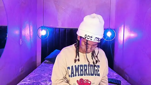 Snapshot of Maxim-Walker chatting on November 24, 2025, 3:06 am Maxim-Walker online show from November 24, 2025, 3:06 am