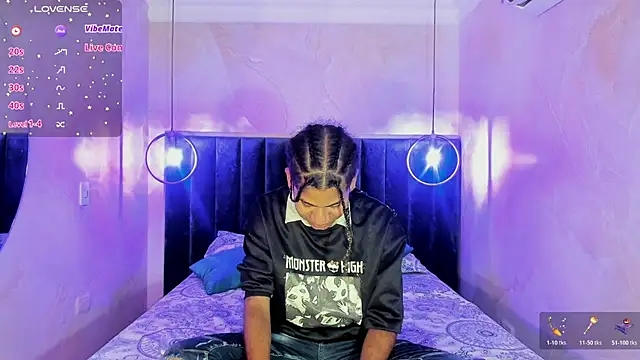 Snapshot of Maxim-Walker chatting on November 10, 2025, 3:00 am Maxim-Walker online show from November 10, 2025, 3:00 am