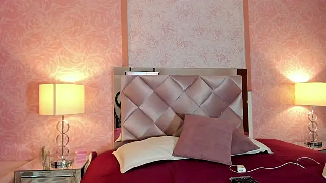 Snapshot of Maxim-Walker chatting on November 16, 2025, 3:11 am Maxim-Walker online show from November 16, 2025, 3:11 am