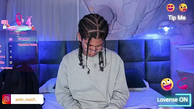 Snapshot of Maxim-Walker chatting on December 5, 2025, 3:27 am Maxim-Walker online show from December 5, 2025, 3:27 am