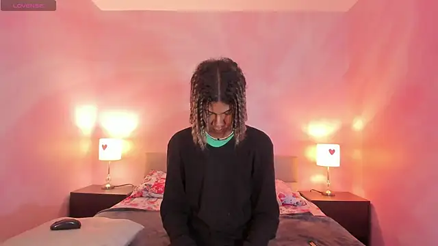 Snapshot of Maxim-Walker chatting on March 20, 2025, 3:34 am Maxim-Walker online show from March 20, 2025, 3:34 am