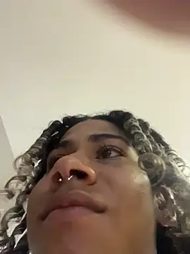 Snapshot of Maxim-Walker chatting on December 2, 2025, 2:45 am Maxim-Walker online show from December 2, 2025, 2:45 am