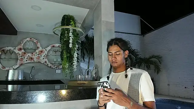 Snapshot of Maxim-Walker chatting on November 7, 2025, 3:22 am Maxim-Walker online show from November 7, 2025, 3:22 am