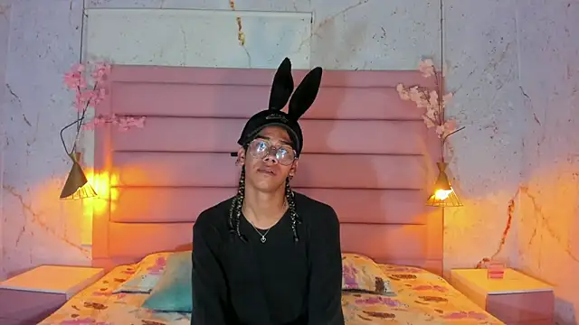 Snapshot of Maxim-Walker chatting on October 28, 2025, 3:07 am Maxim-Walker online show from October 28, 2025, 3:07 am