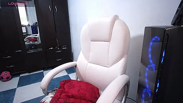 grace molly14 online show from March 12, 2025, 6:43 pm